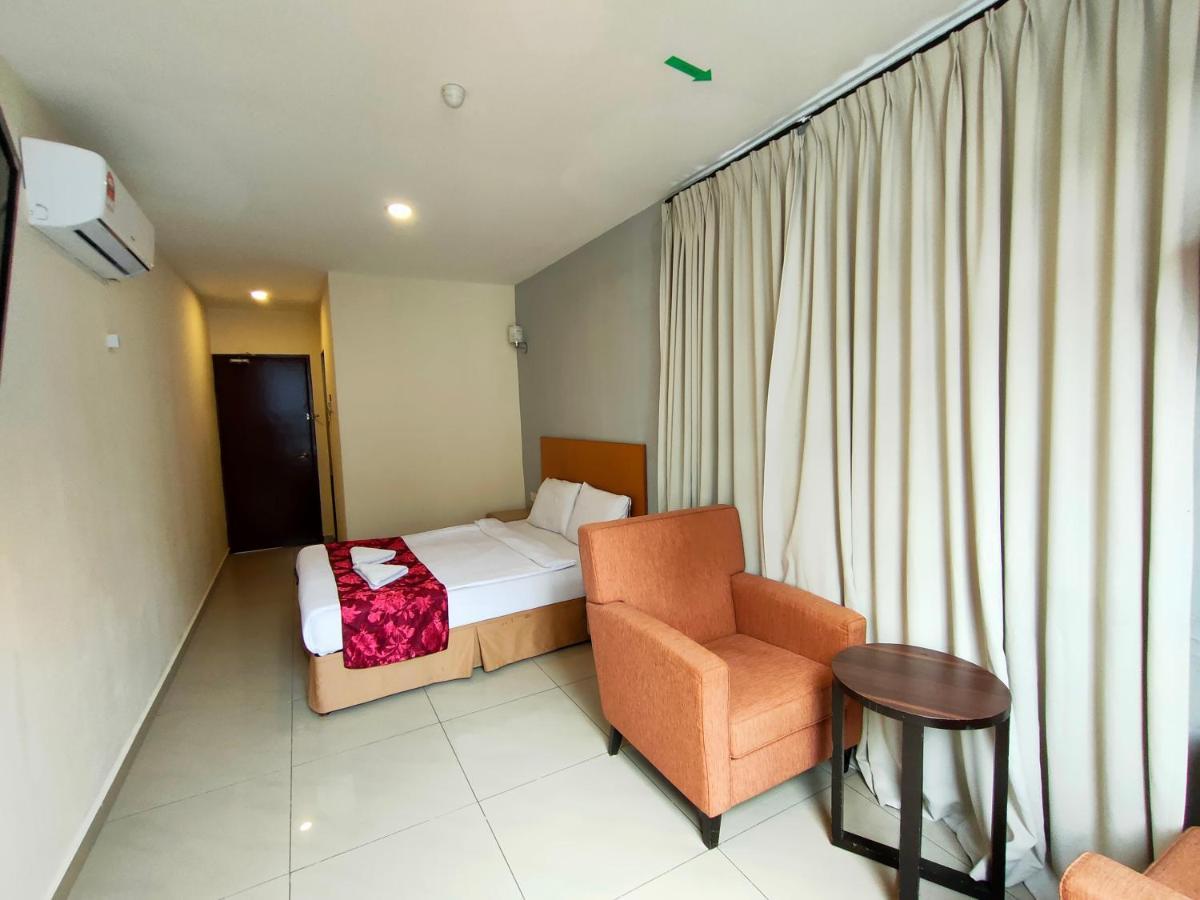Mrc Hotel Melaka Raya Exteriör bild