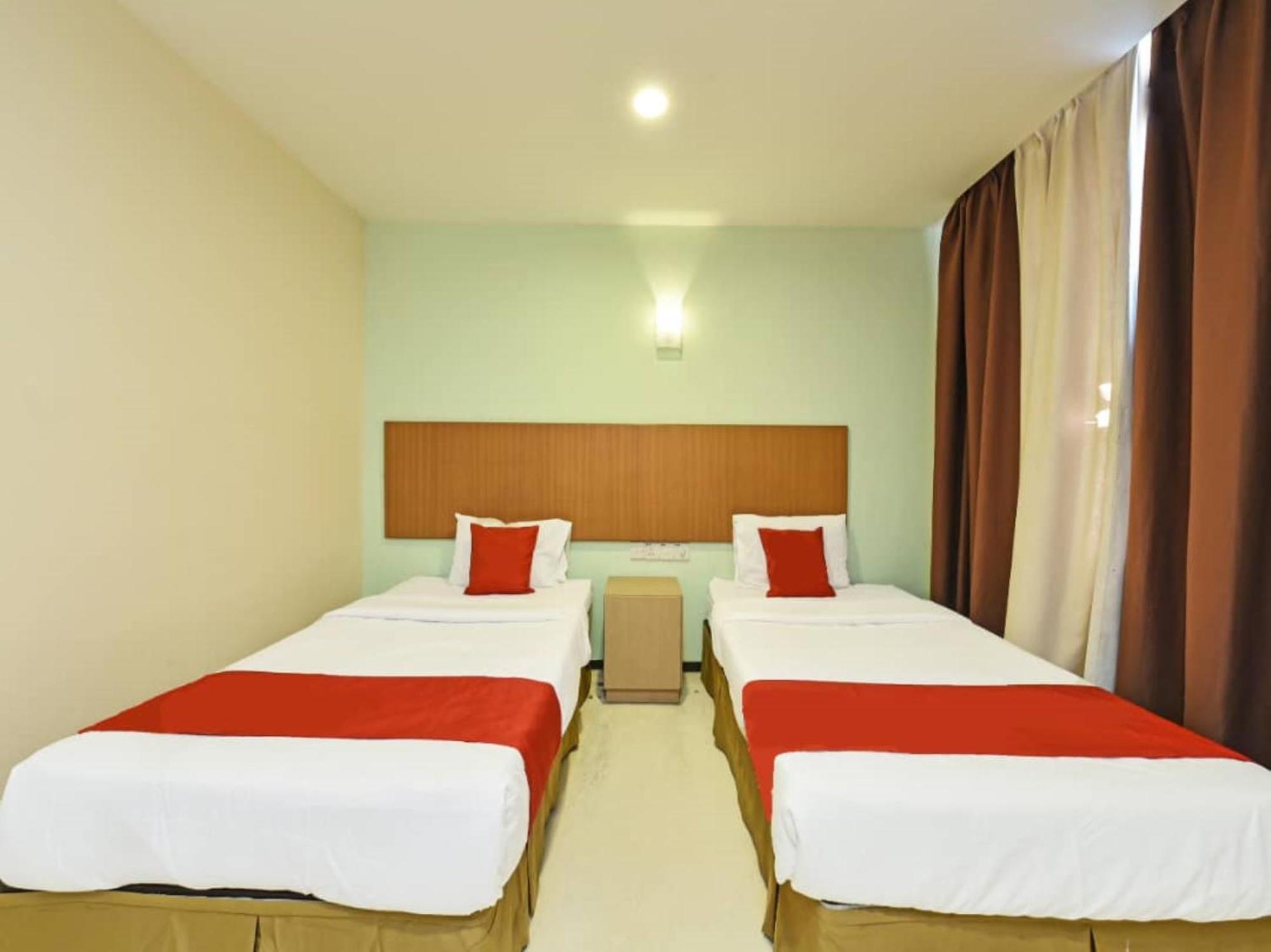 Mrc Hotel Melaka Raya Exteriör bild