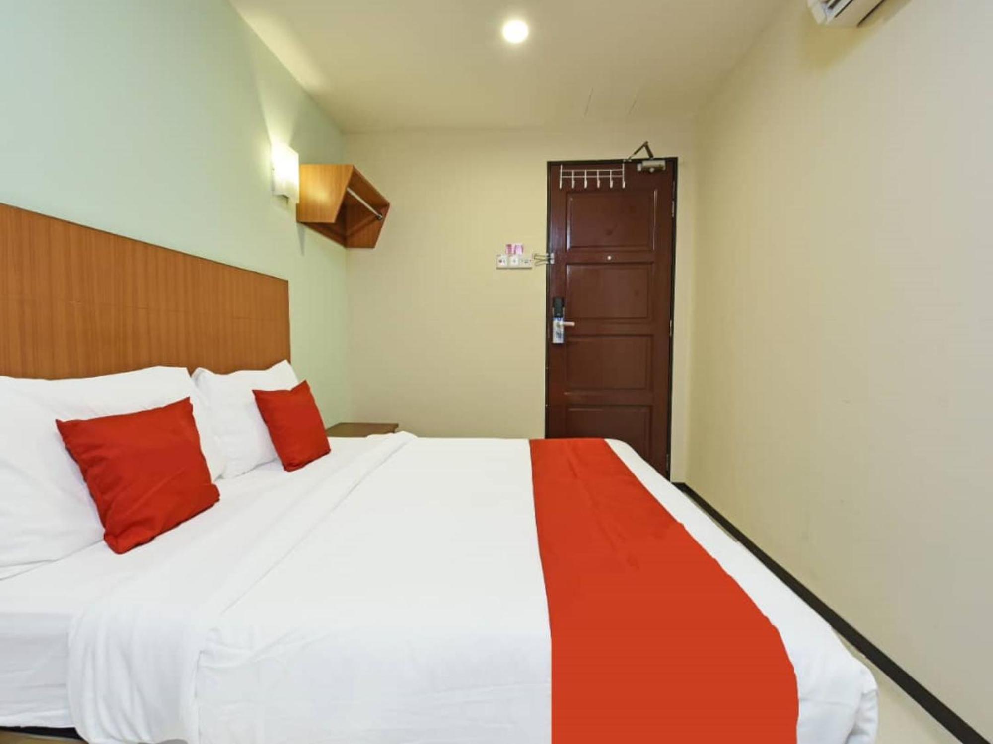 Mrc Hotel Melaka Raya Exteriör bild