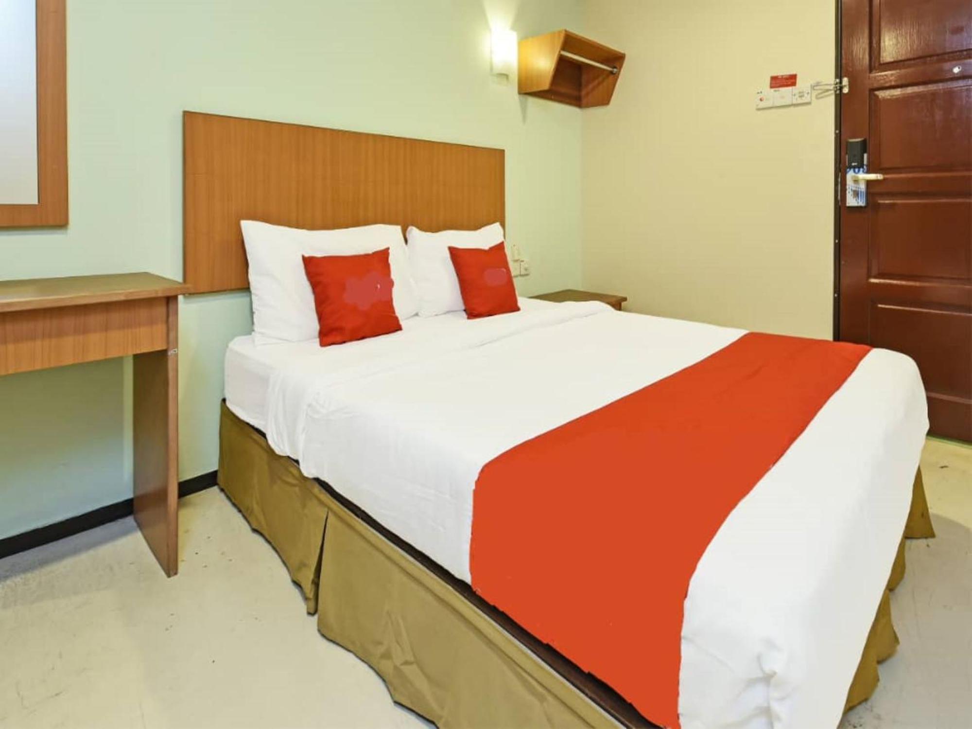 Mrc Hotel Melaka Raya Exteriör bild